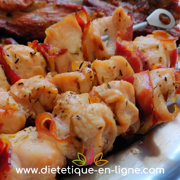 Brochettes de poulet marinées